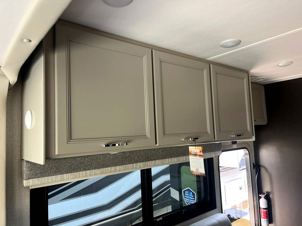 2026 THOR MOTOR COACH PALAZZO 33.6 - Image 11
