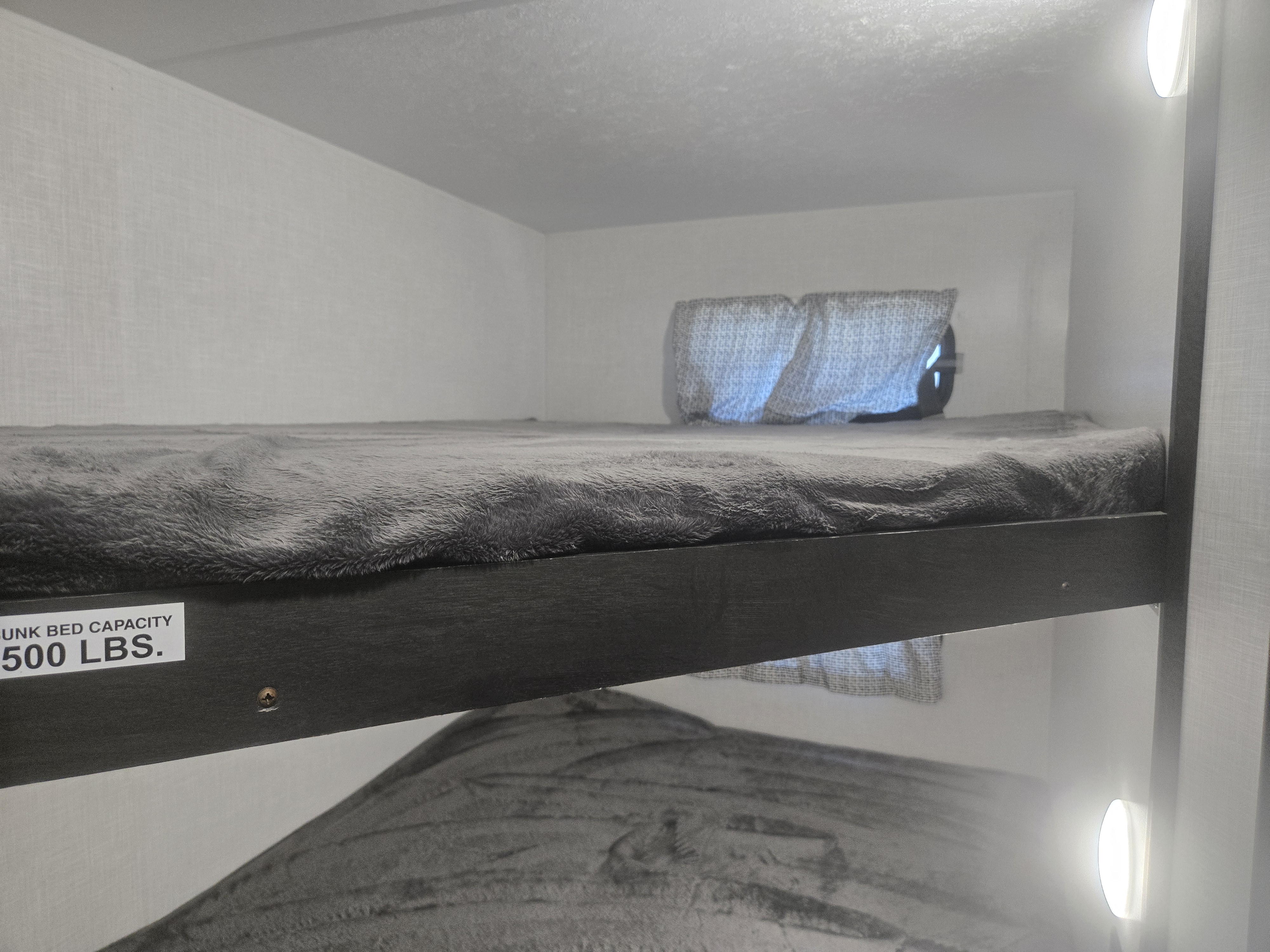 2023 KZ RV Sportsmen SE 231BHKSE - Image 15