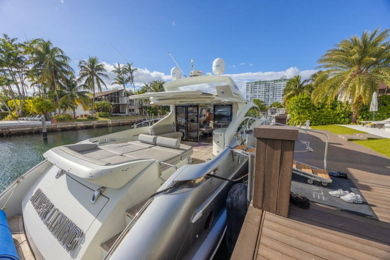 2009 Azimut 68S - Image 4