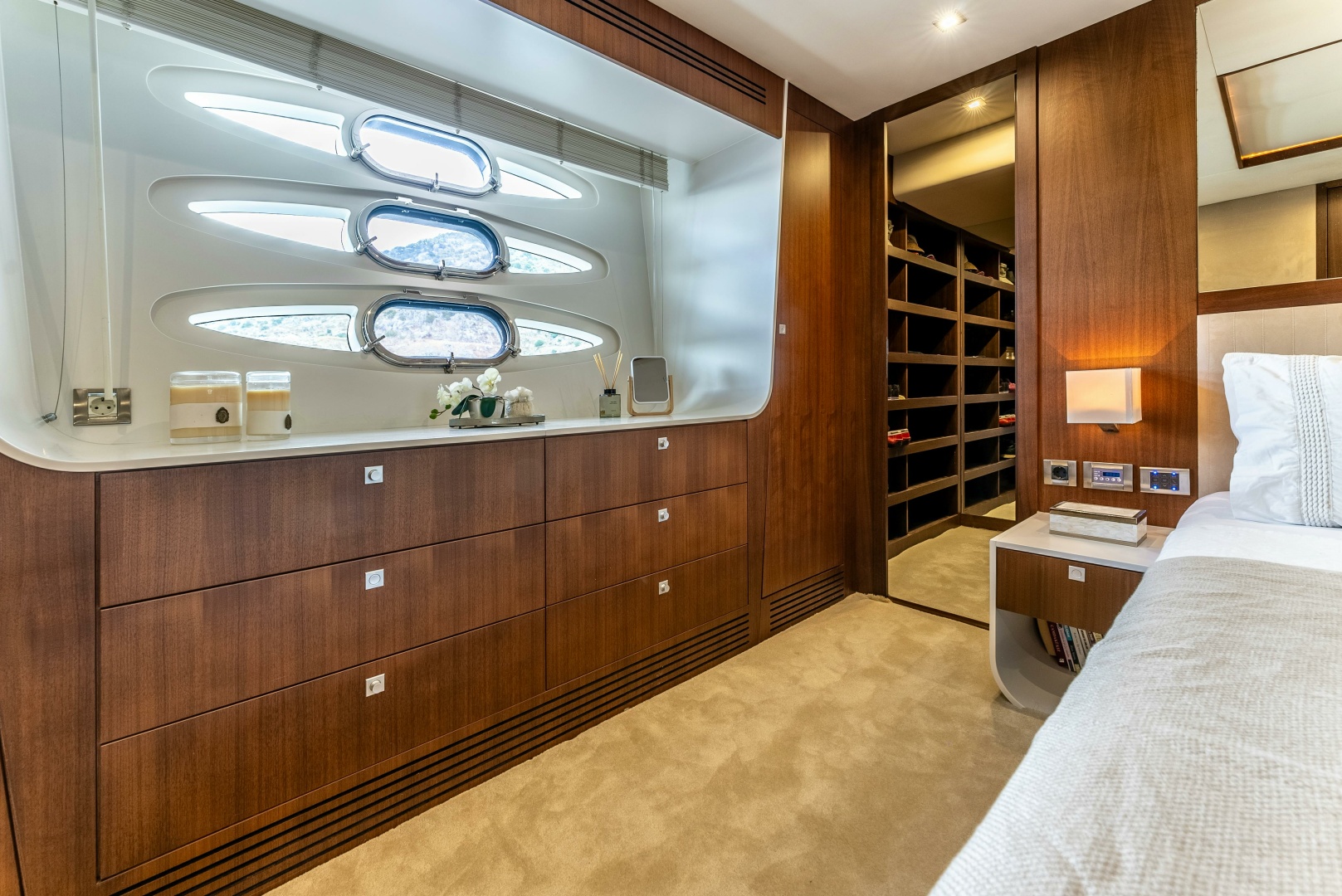 2012 Numarine - Image 27