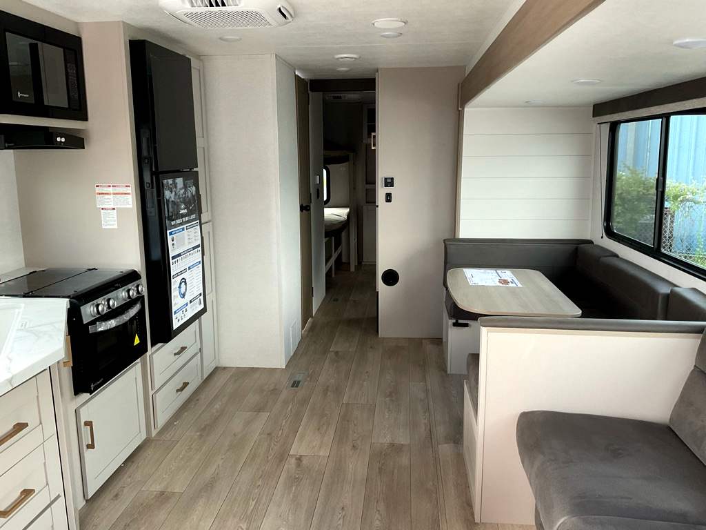 2027 JAYCO Jay Flight 321BDS - Image 8