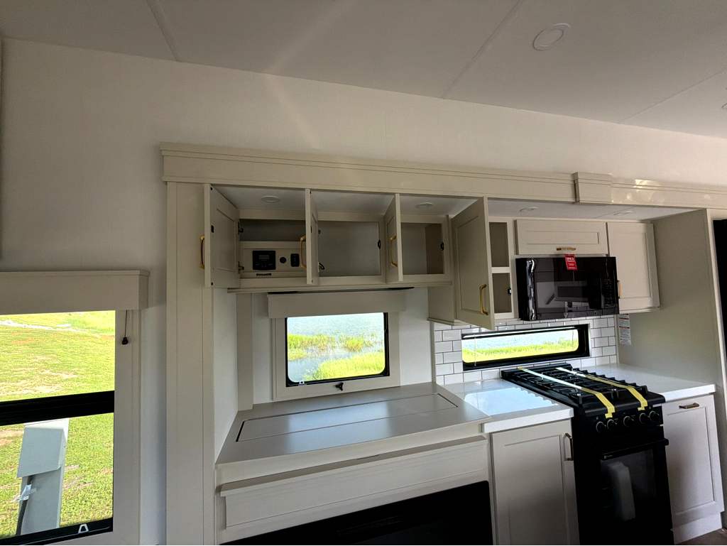 2027 GRAND DESIGN SOLITUDE 310GK - Image 22