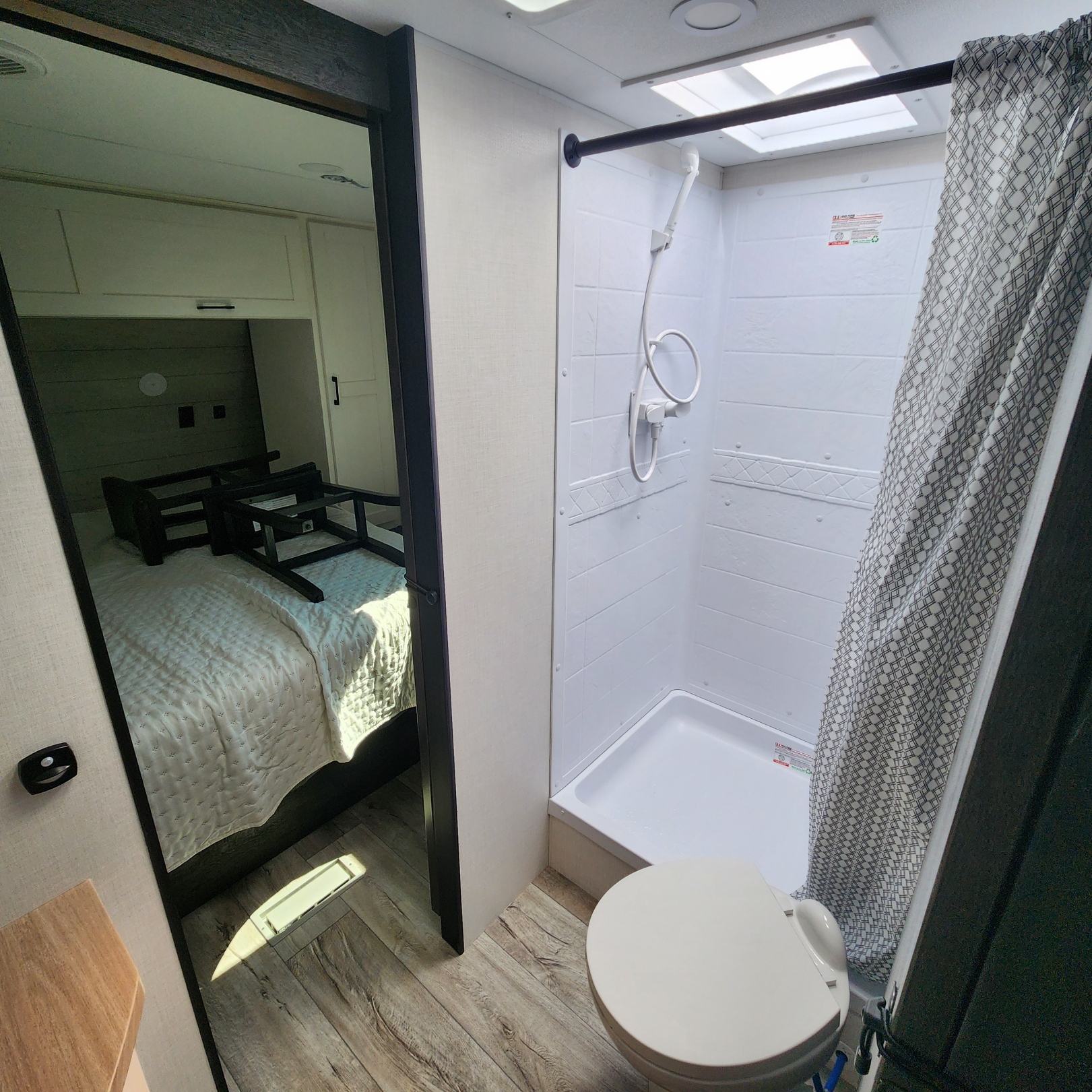 2026 VENTURE RV SIENNA 231VRK - Image 44