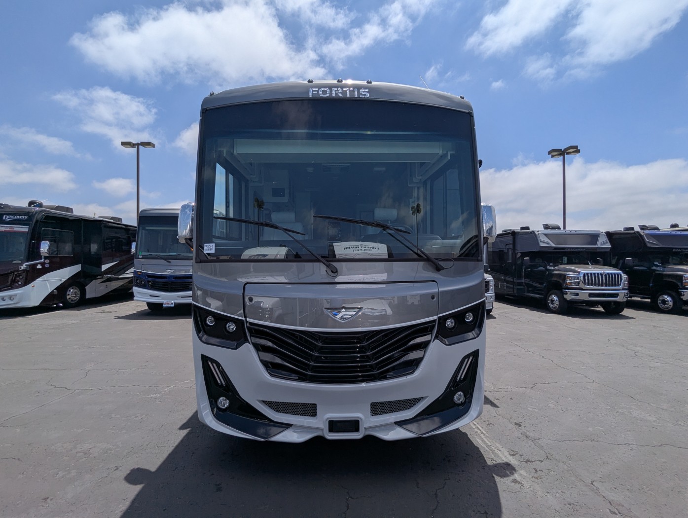 2026 Fleetwood Fortis 34MB - Image 2