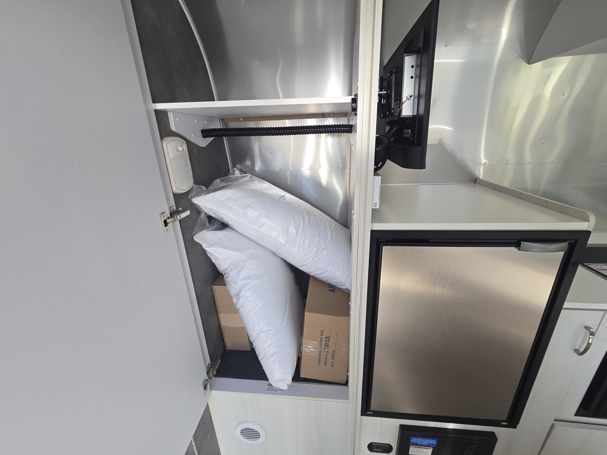 2026 AIRSTREAM BAMBI 22FB - Image 14