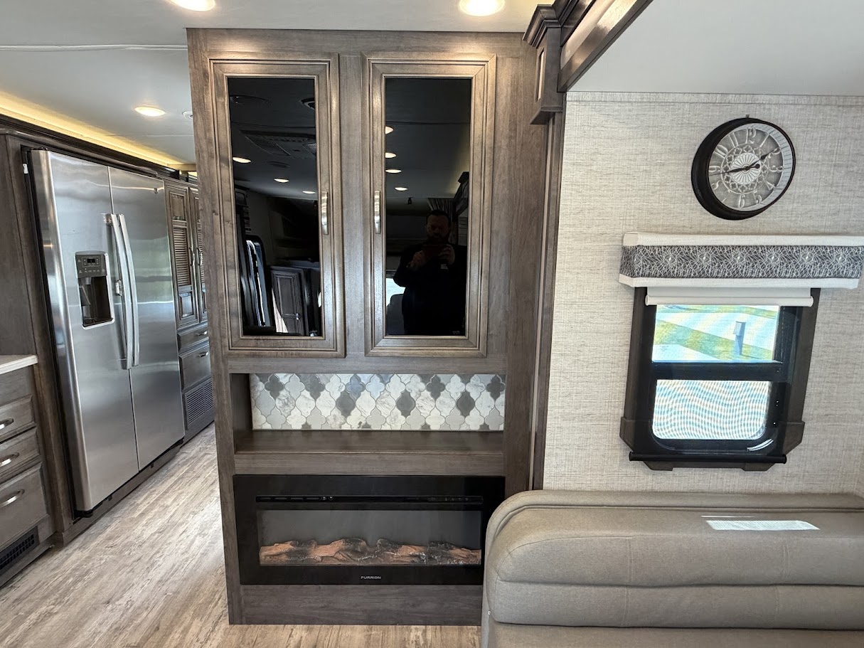 2022 JAYCO SENECA 37M - Image 16