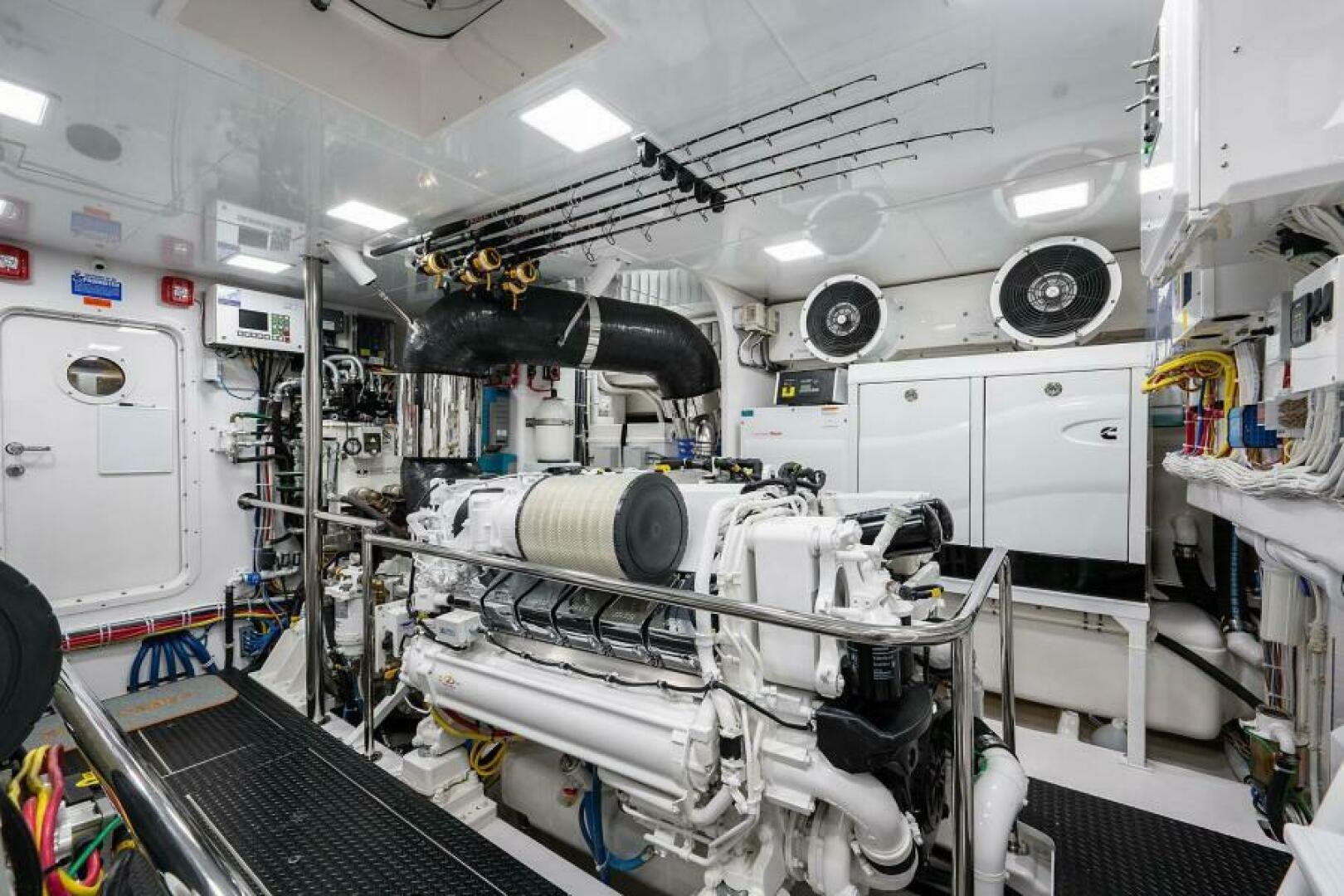 2018 Viking Enclosed Flybridge - Image 84