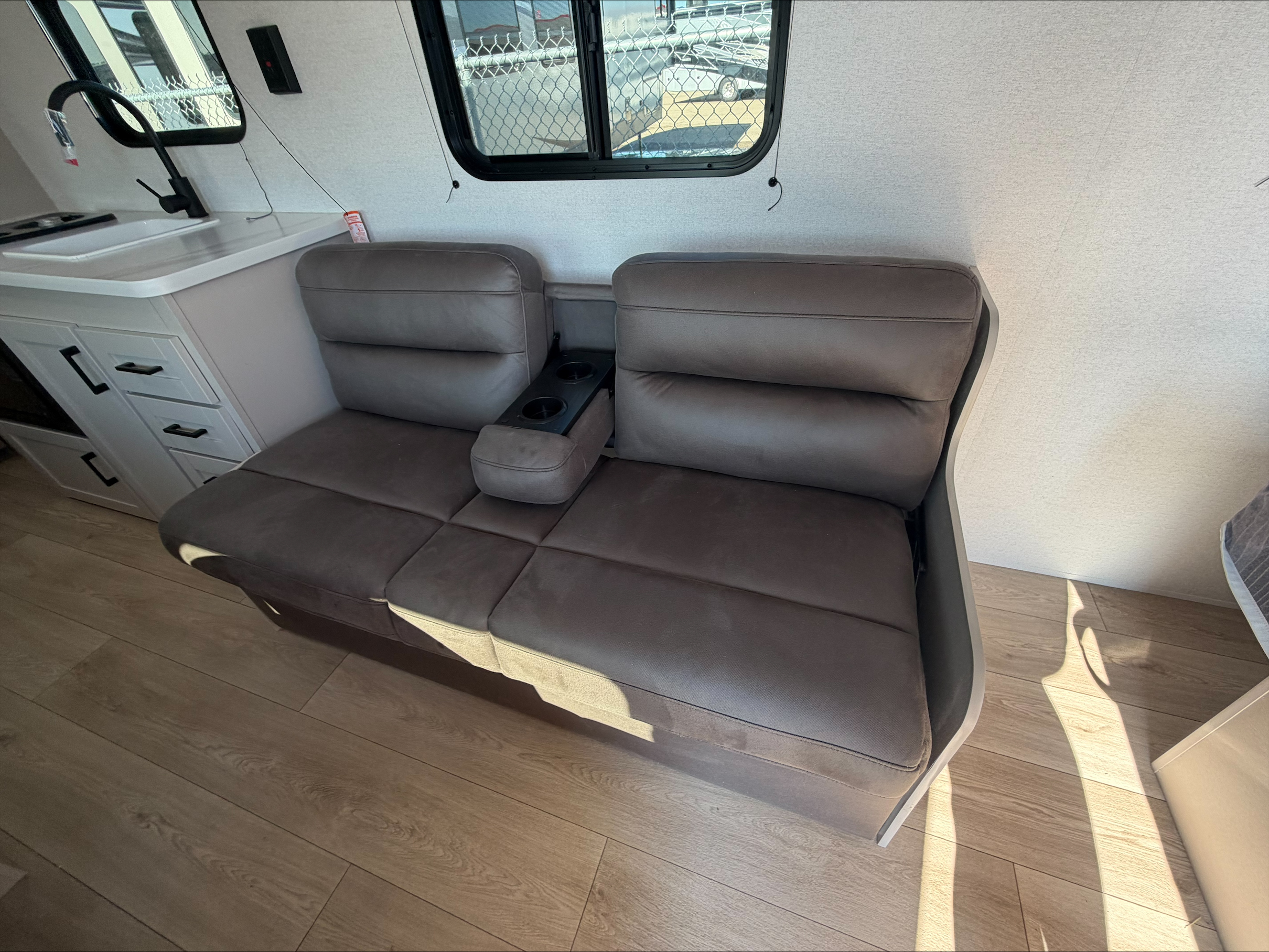 2027 JAYCO JAY FLIGHT 250BH - Image 24