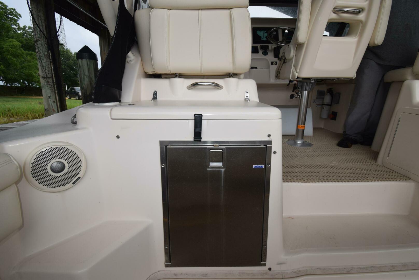 2016 Grady-White Express 330 - Image 90