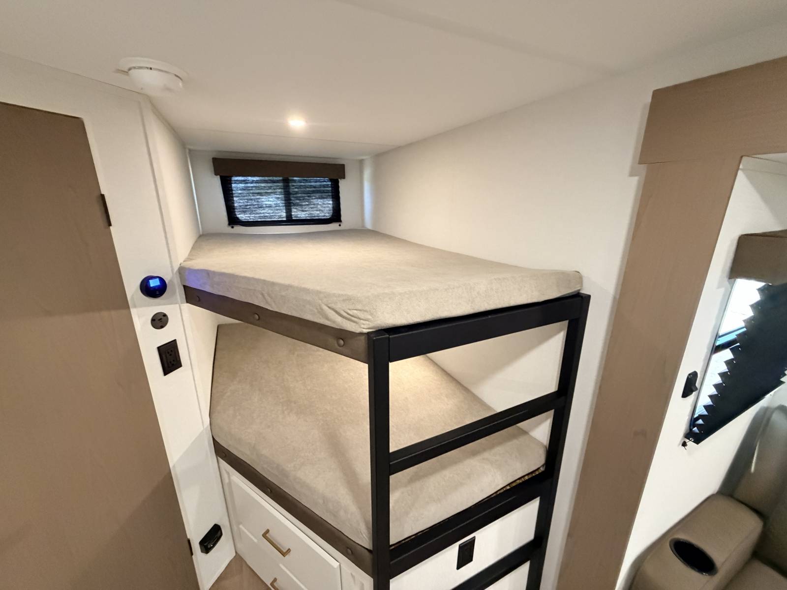 2026 Grand Design Transcend XPLOR 27DBX - Image 18