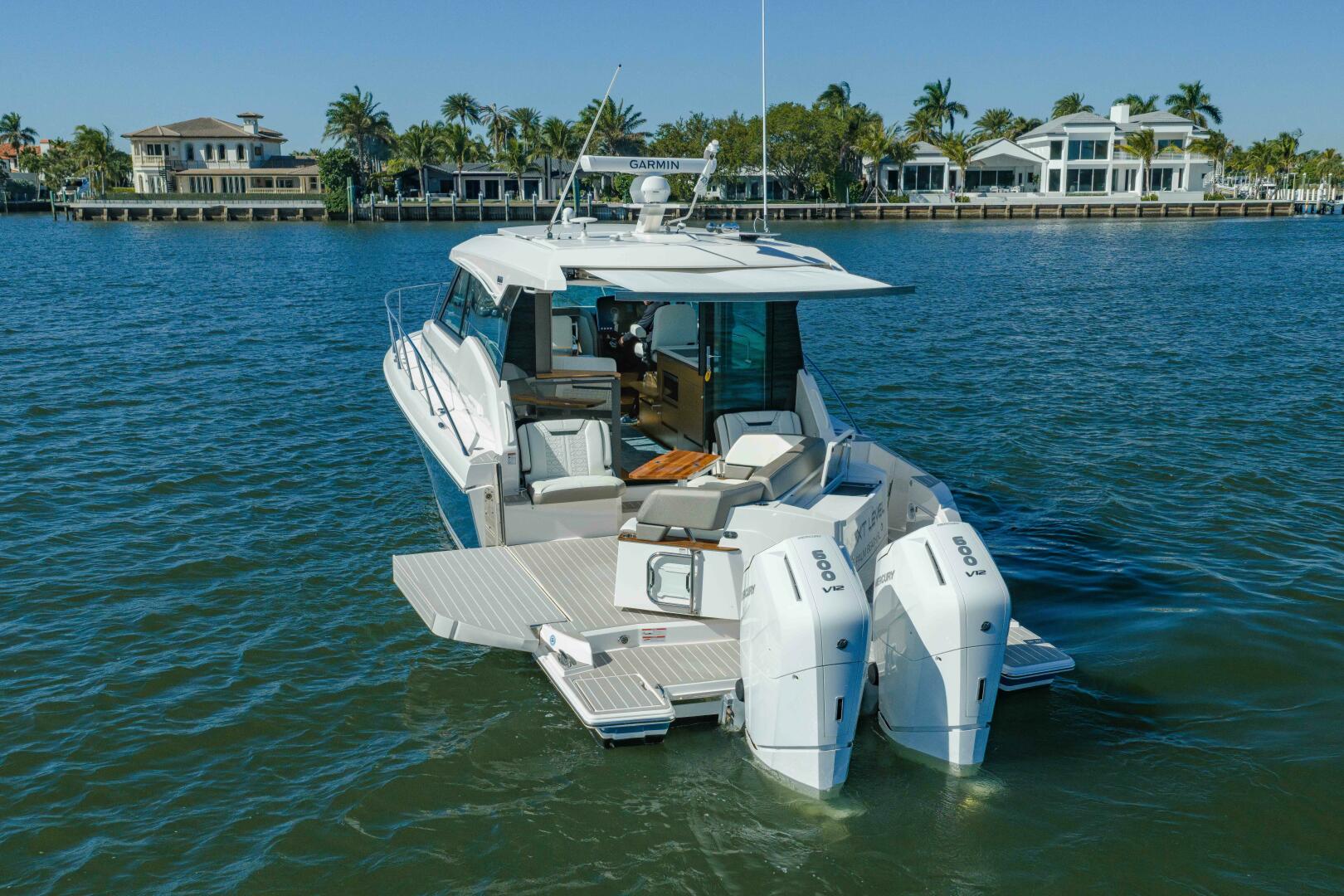 2025 Tiara Yachts 43 LE - Image 6