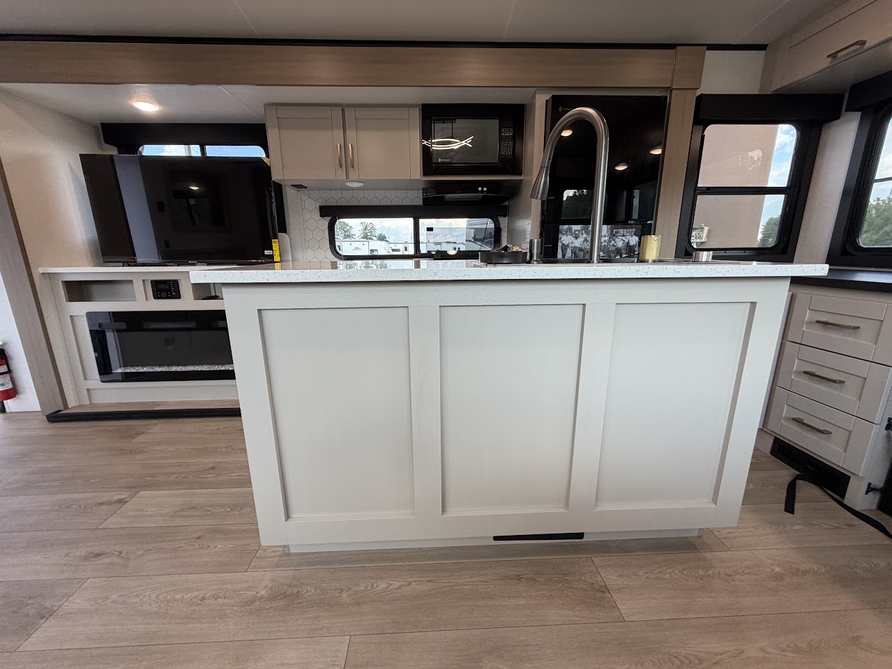 2027 JAYCO JAY FEATHER 27MK - Image 19