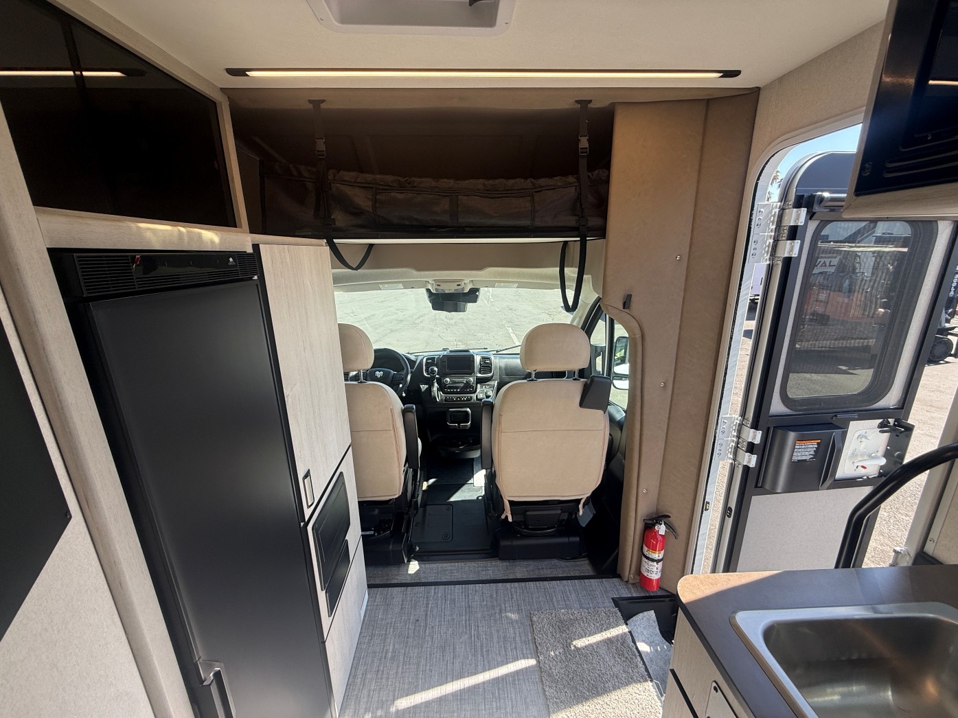 2027 Winnebago Elora 19DC - Image 30