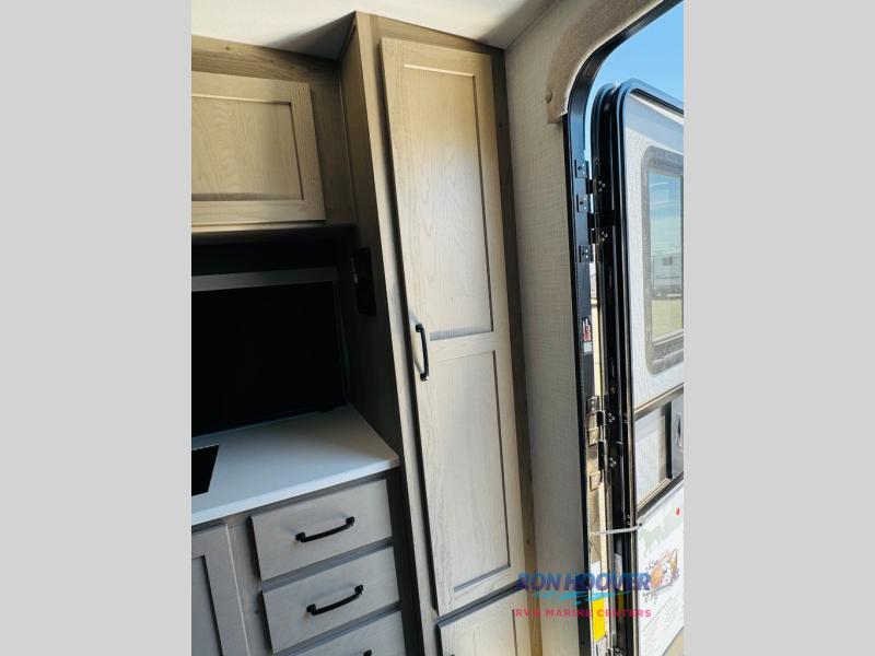 2025 FOREST RIVER 26SFK - Image 8