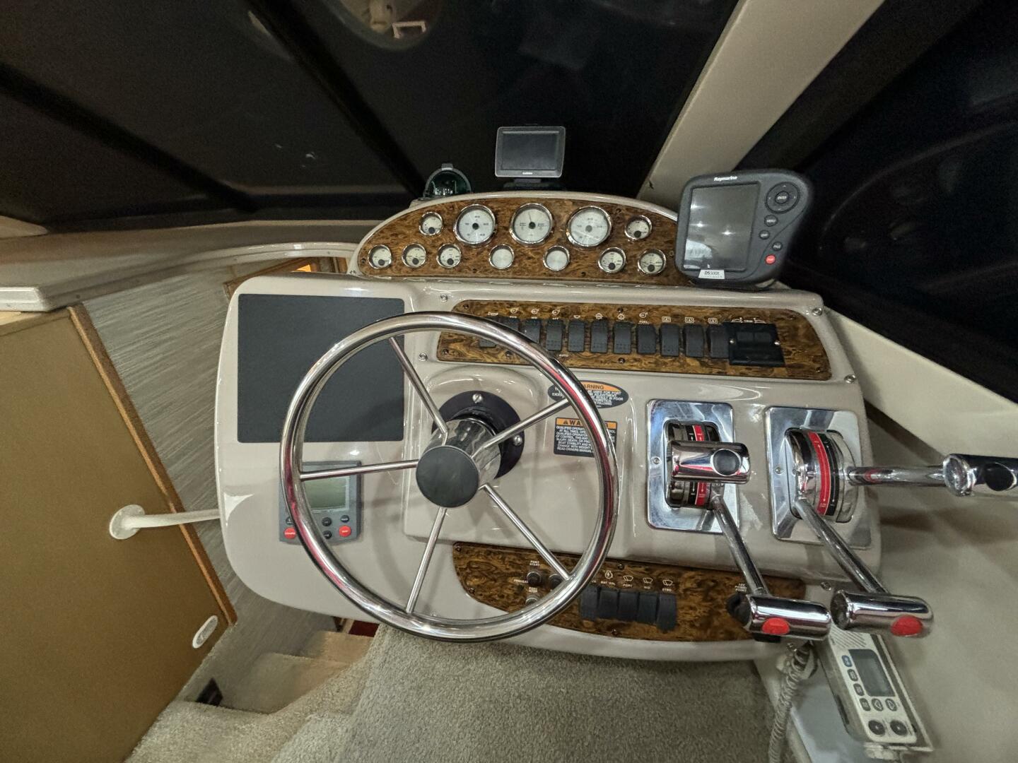 2000 Bayliner 3788 Command Bridge - Image 11
