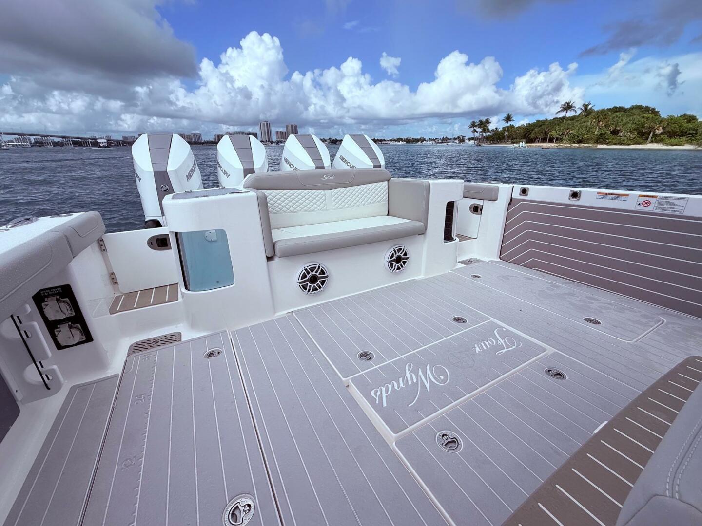 2006 Carver 43 Motor Yacht - Image 95