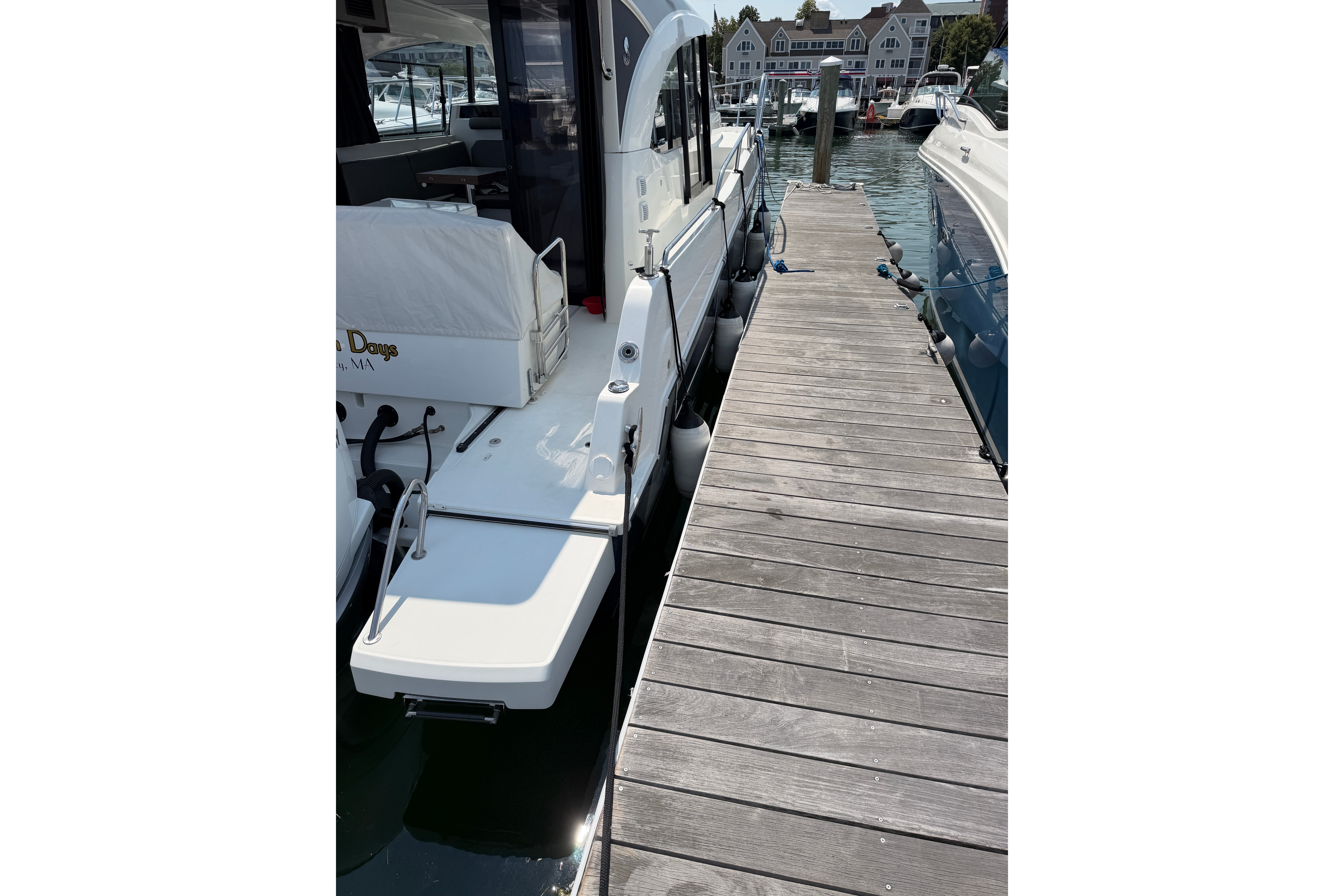2023 Beneteau Antares 11 OB - Image 9