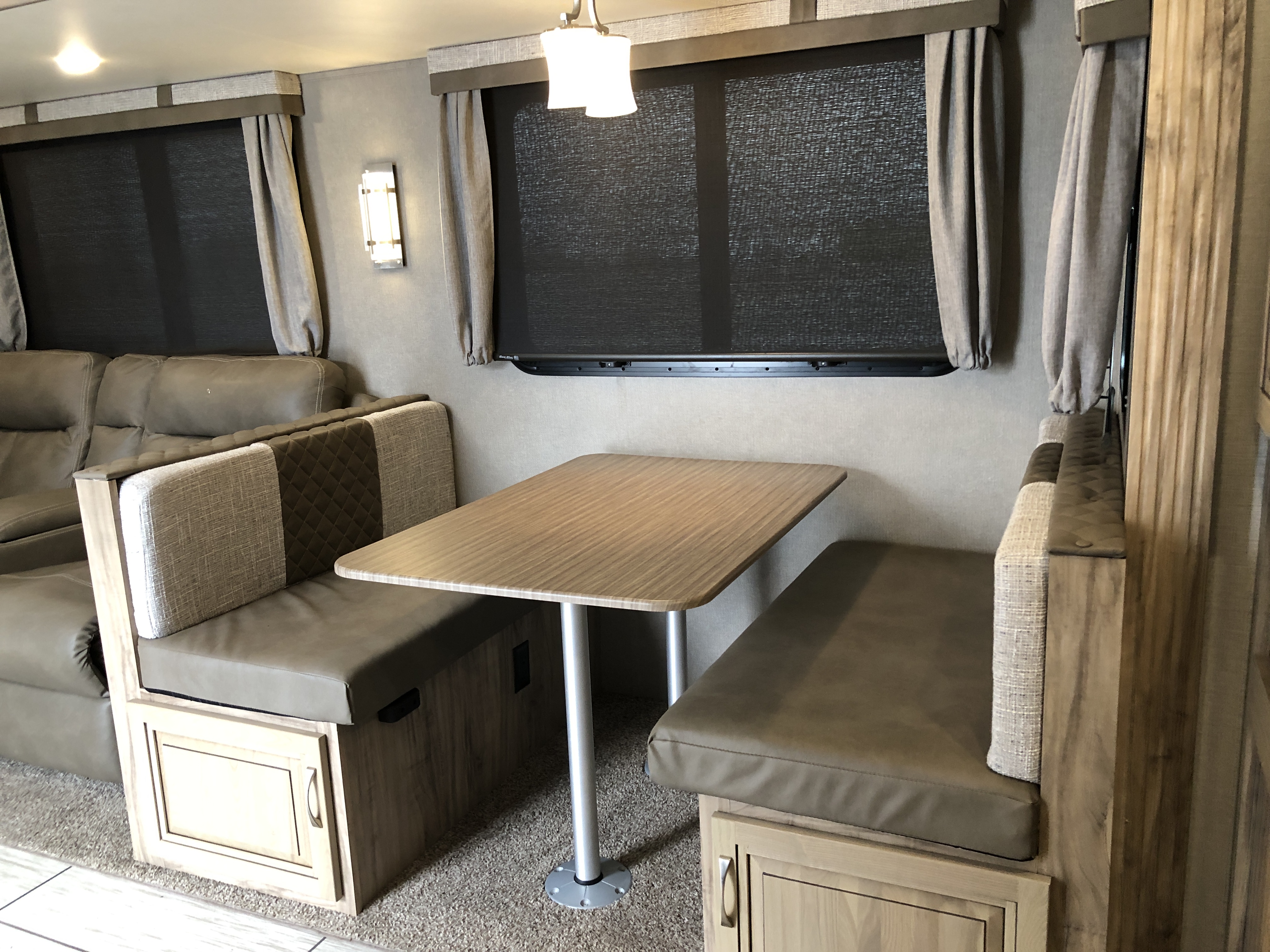 2020 Forest River PALOMINO 260FKBS - Image 26