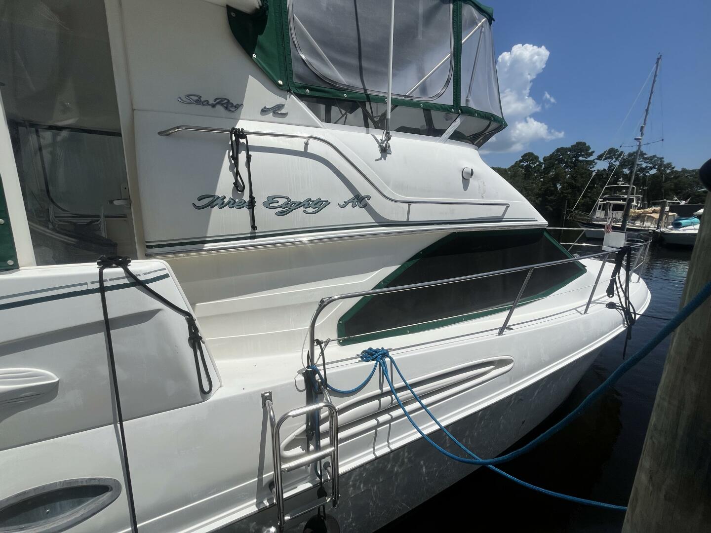 2000 Sea Ray 380 Aft Cabin - Image 9