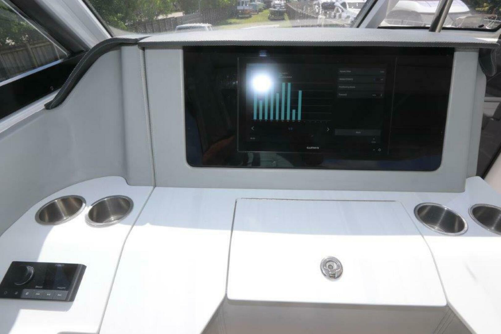 2022 Regal LX36 - Image 8