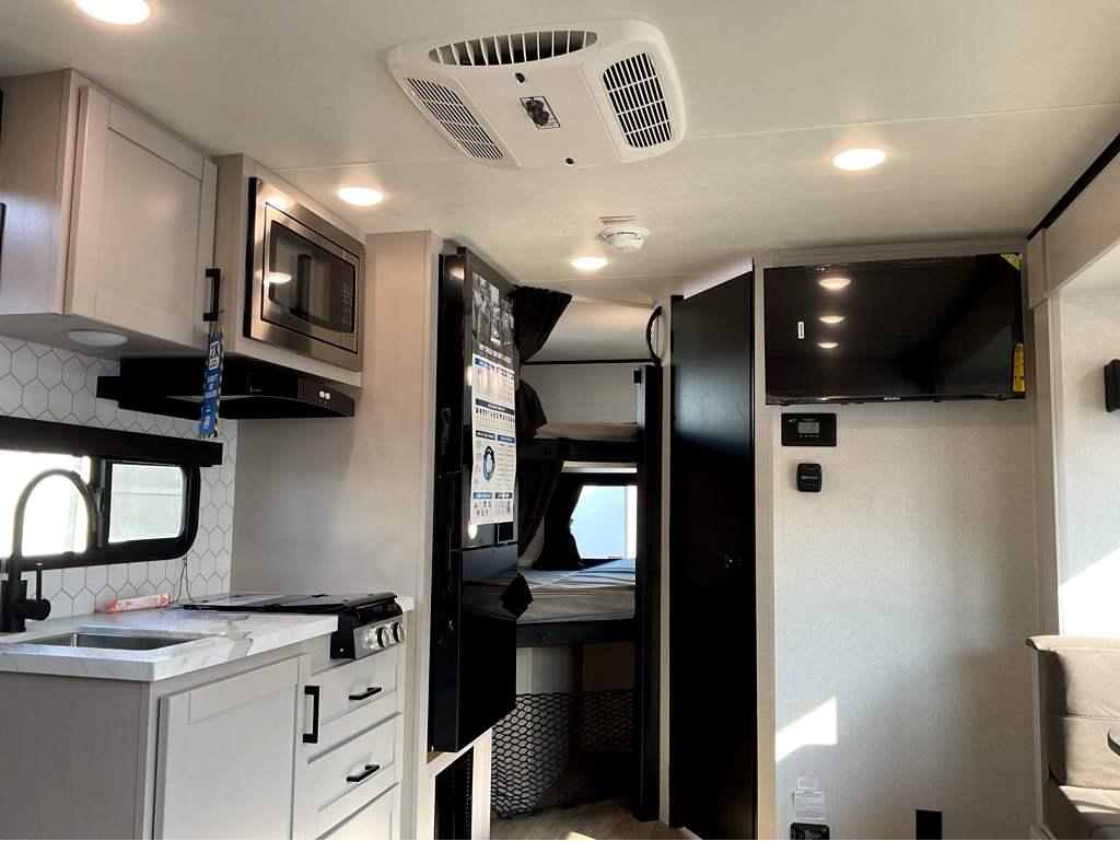 2026 JAYCO Jay Feather 19 MBS - Image 8