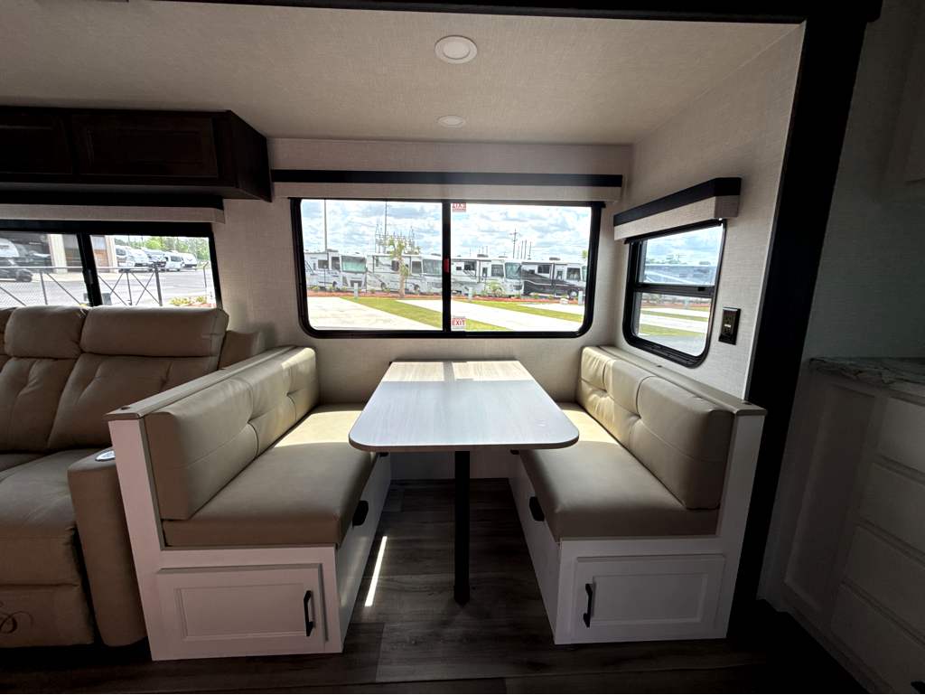 2026 VENTURE RV SPORTTREK 251VFK - Image 10