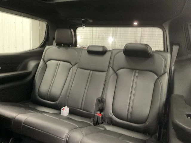 2026 Jeep Grand Wagoneer 4x4 - Image 13