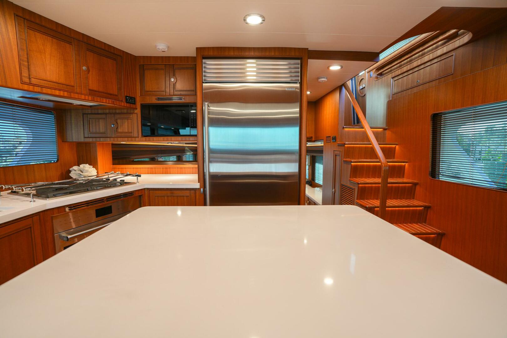 2025 Marlow Explorer 70E-CB - Image 16