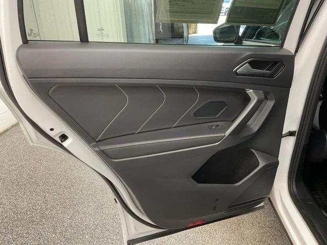 2022 Volkswagen Tiguan Utility 4D SE R-Line Black 2WD - Image 20