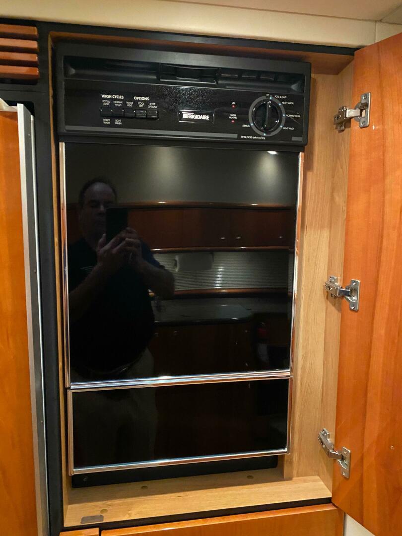 1998 Sunseeker 62 Manhattan - Image 26