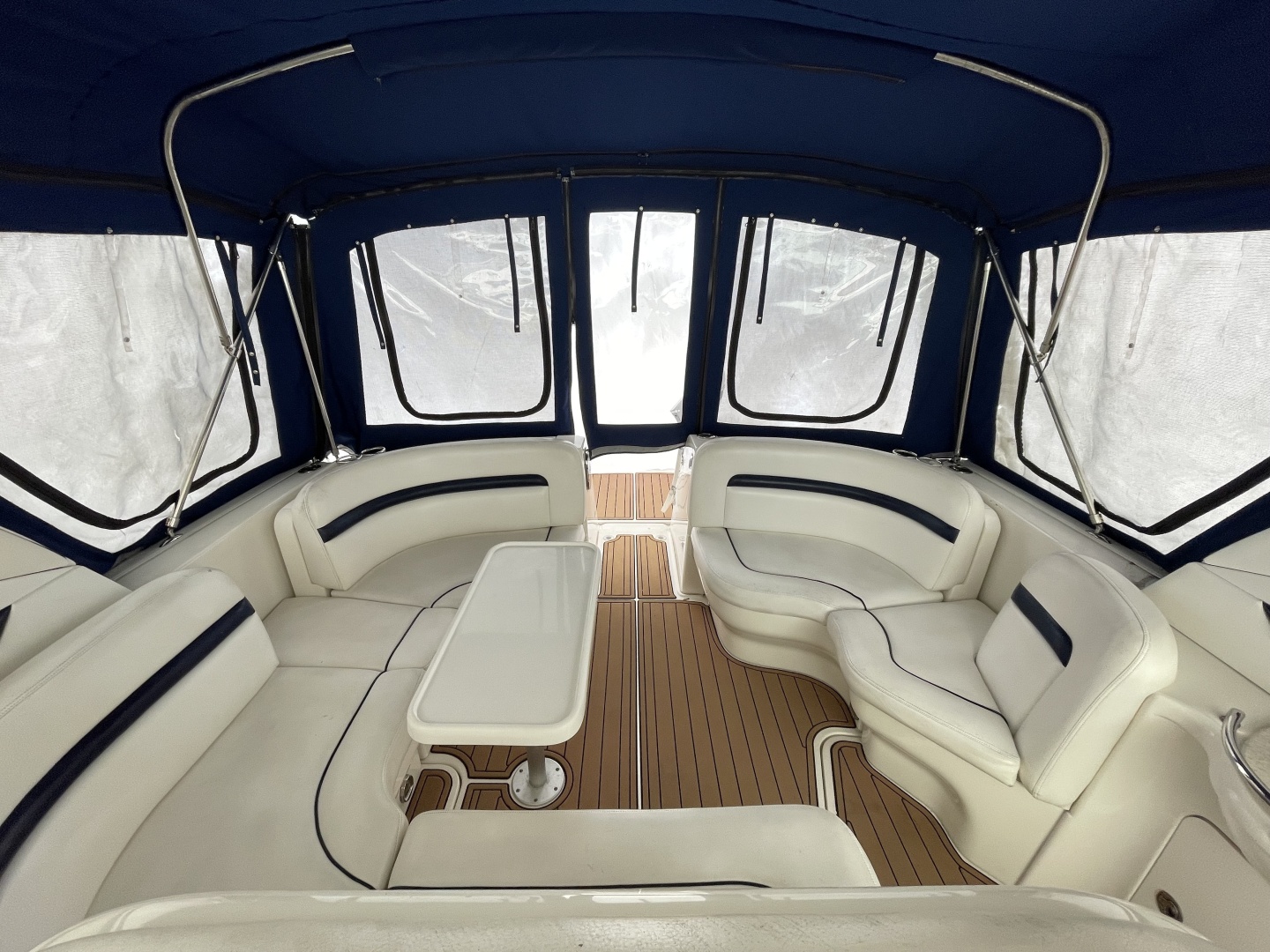2010 Sea Ray 390 Sundancer - Image 11