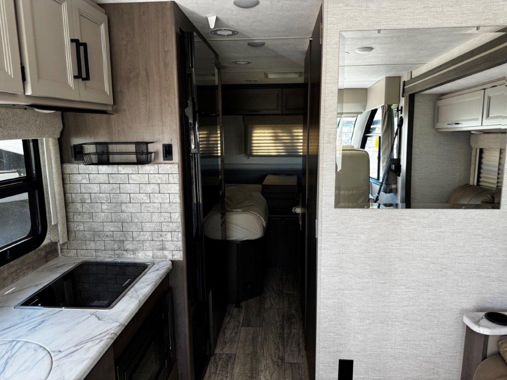 2025 Thor Motor Coach Freedom Traveler A24 - Image 13