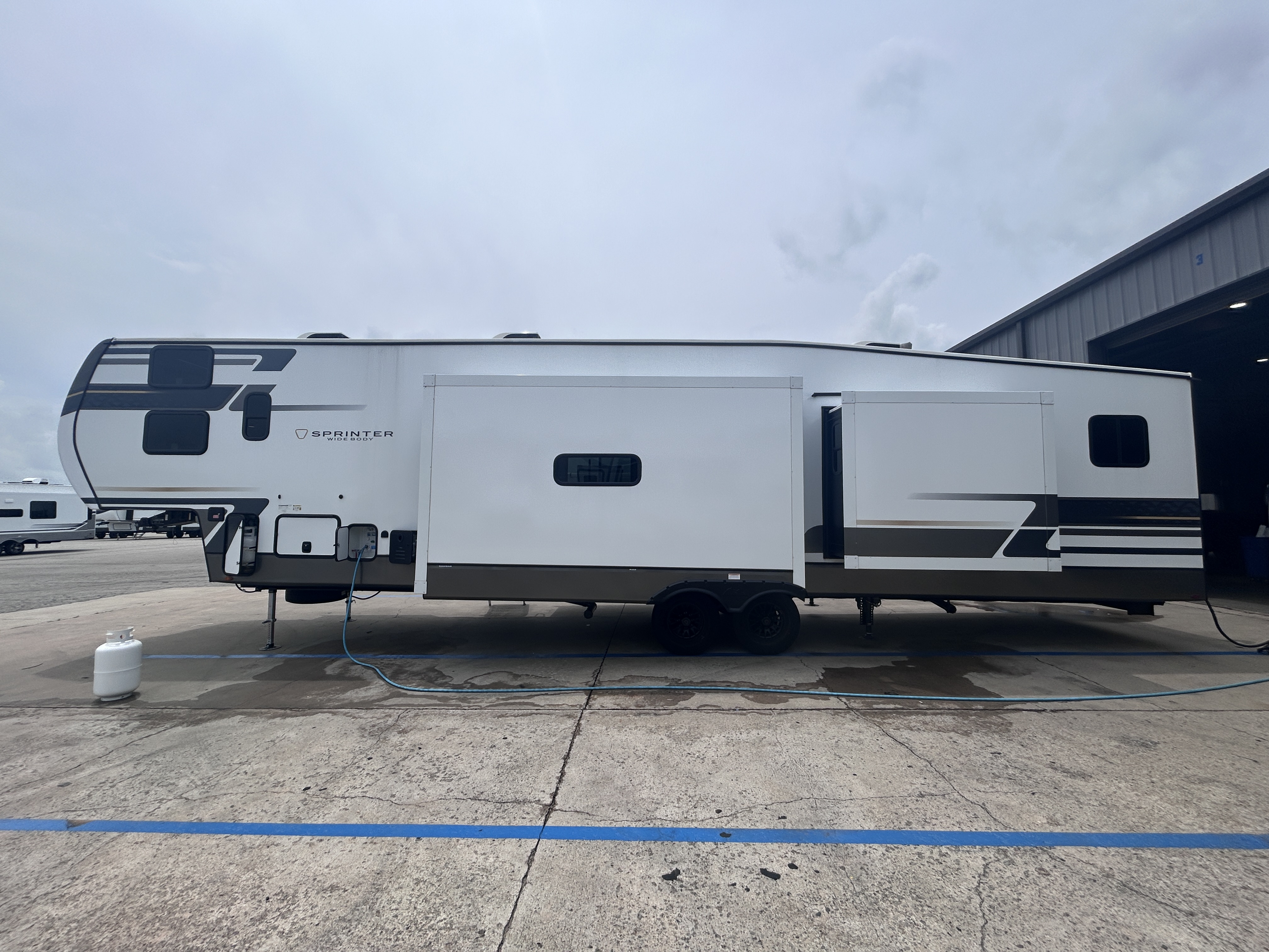 2026 Keystone Sprinter 3980FBS - Image 5