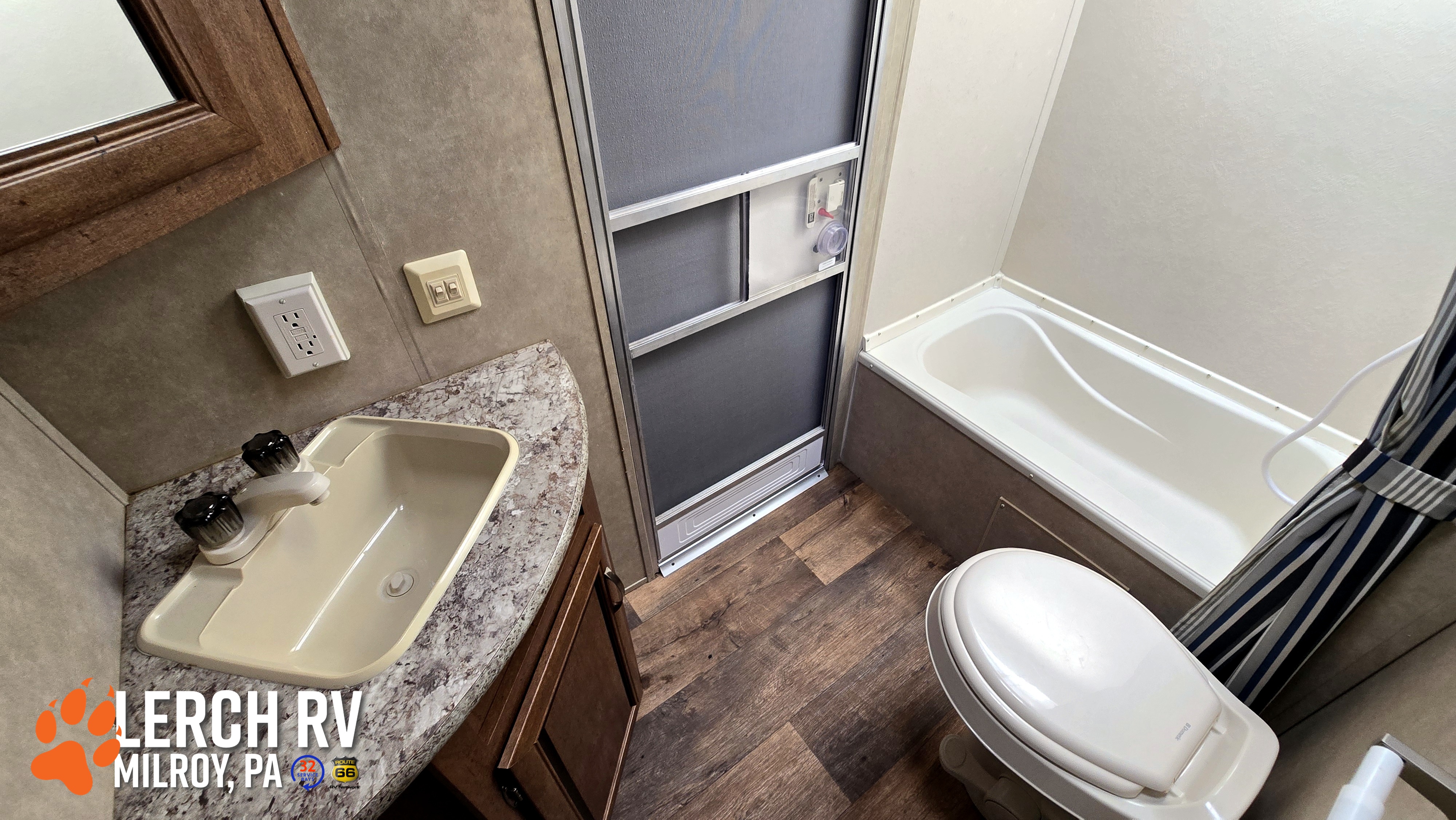 2016 FOREST RIVER WILDWOOD XLITE 263BHXL - Image 20