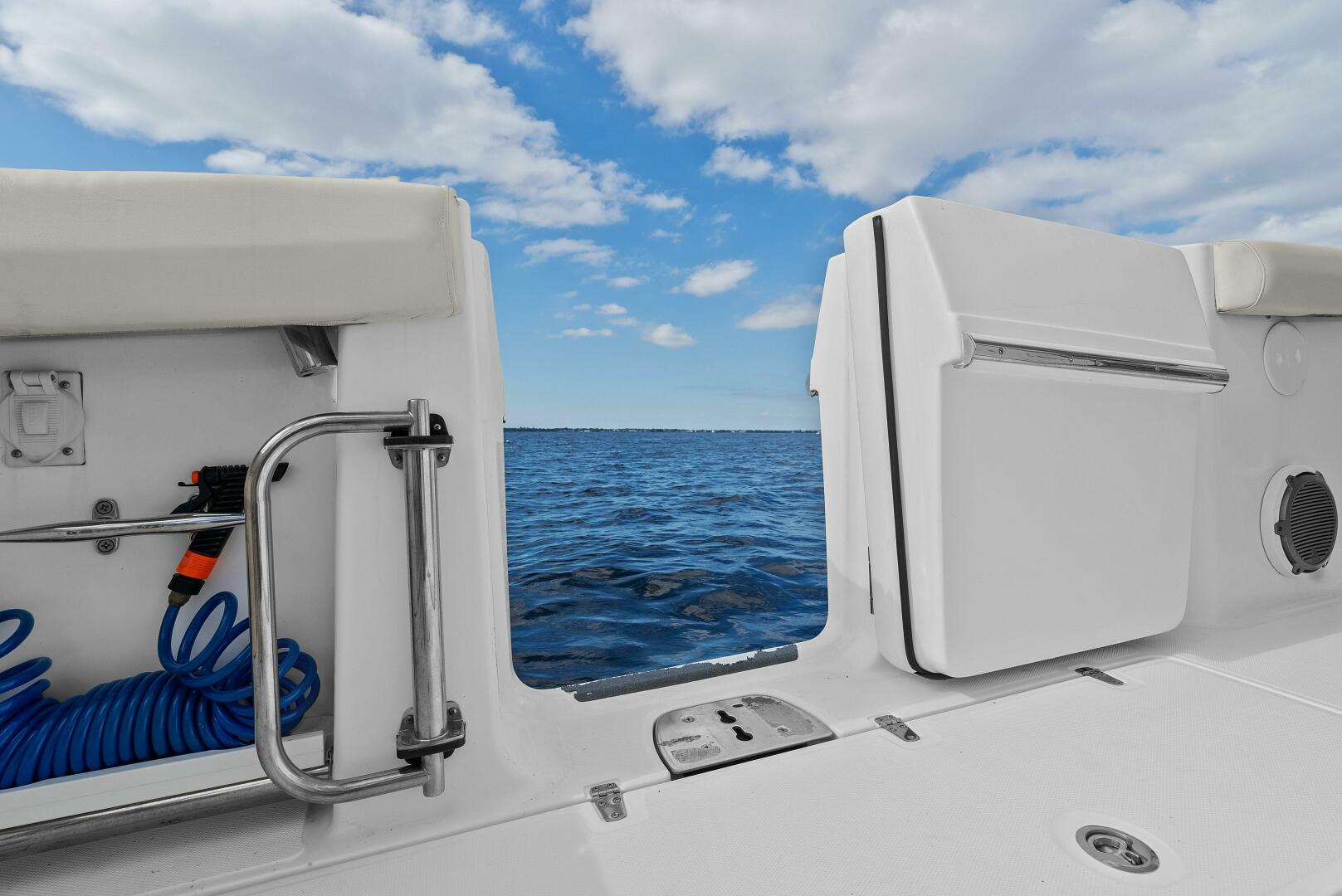 2019 Boston Whaler 380 Outrage - Image 27