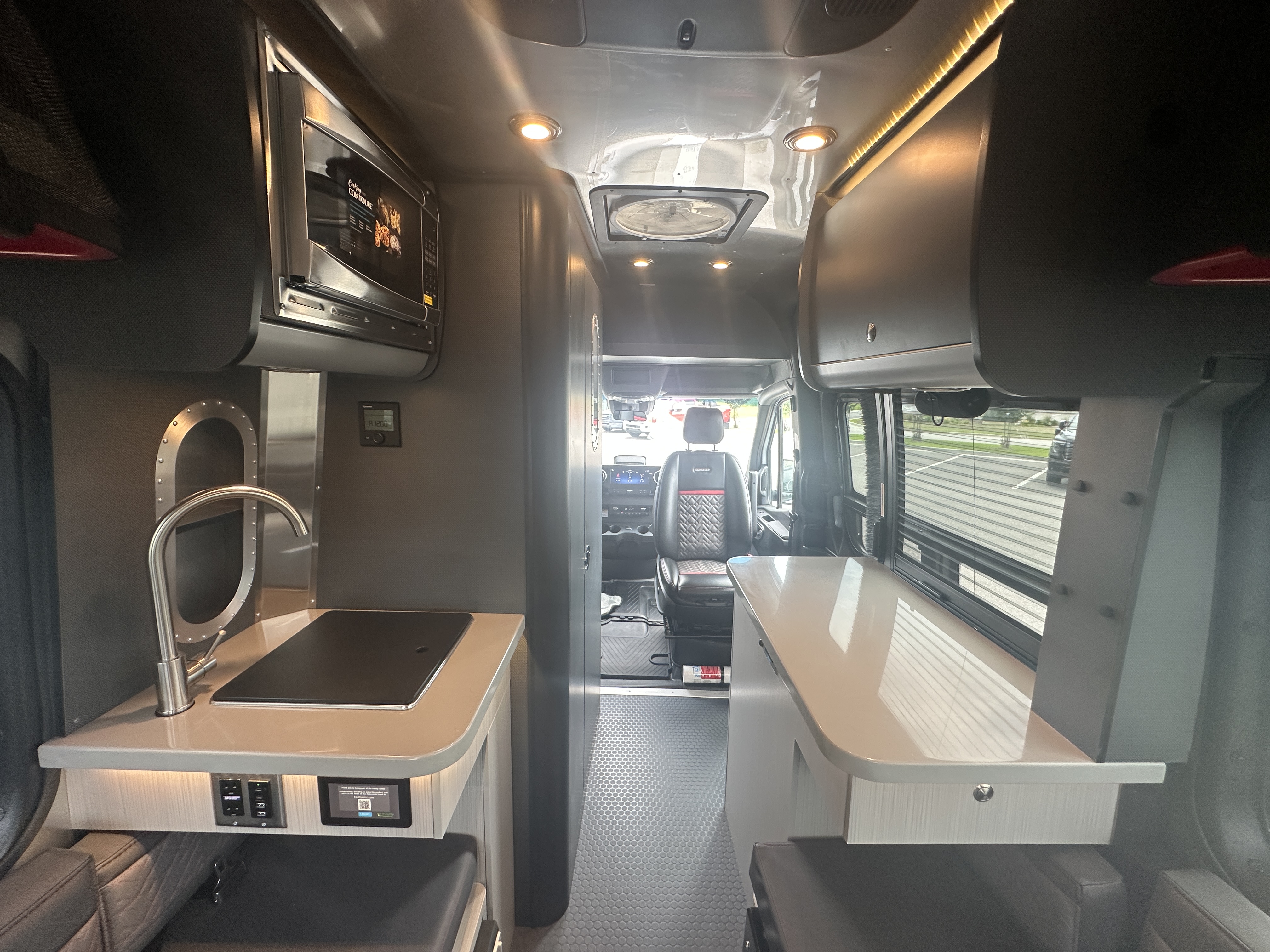 2026 Airstream Interstate 19X - Image 13