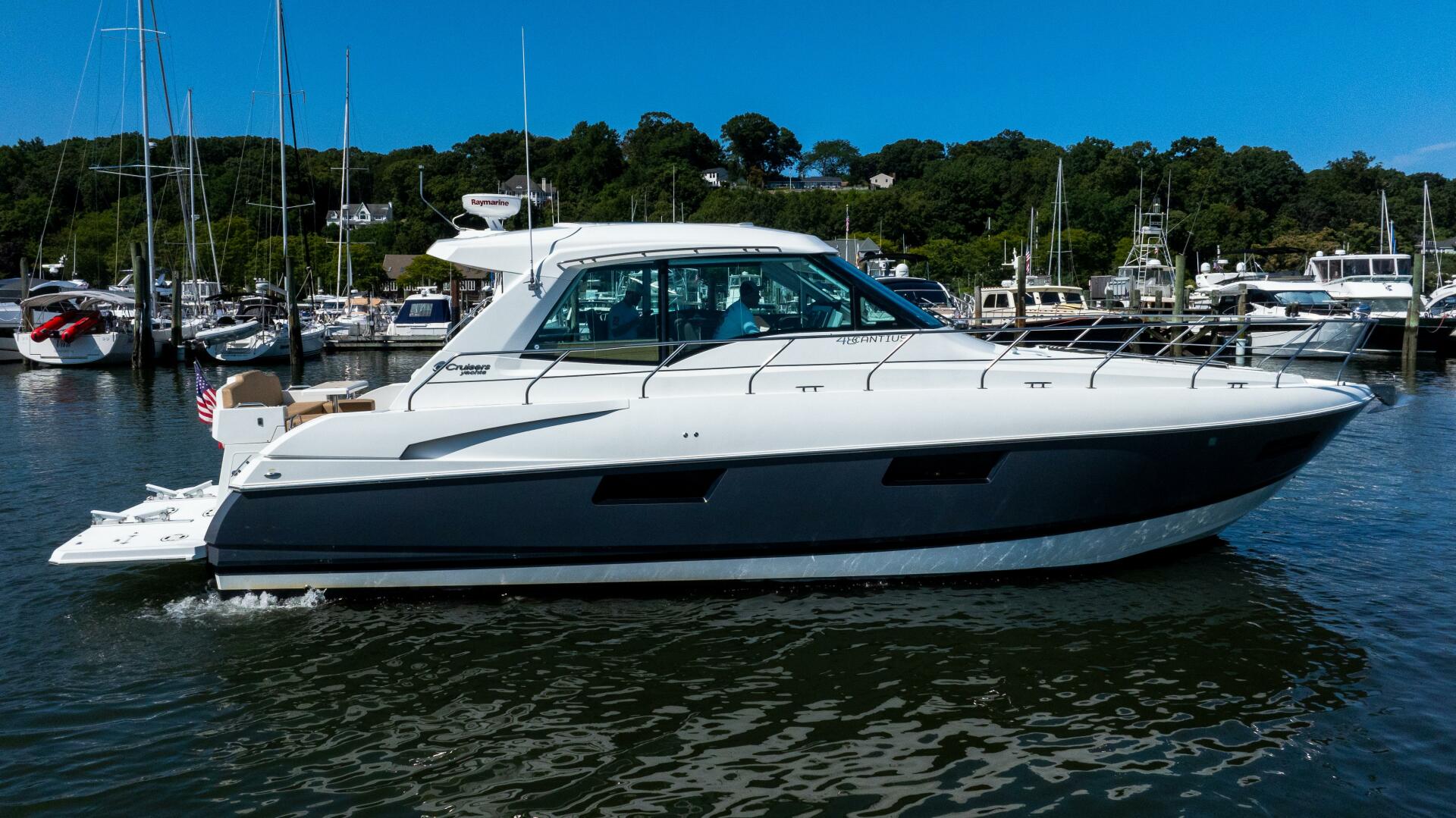 2013 CRUISERS 48 Cantius Base - Image 6