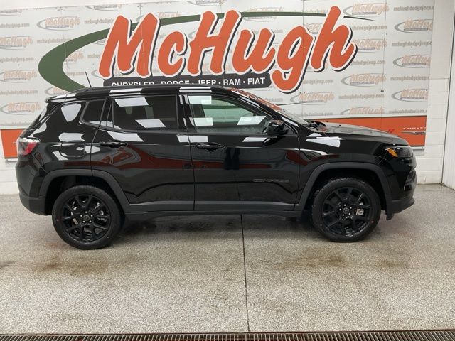 2026 Jeep Compass Latitude Altitude 4x4 - Image 5
