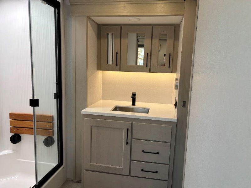 2025 Grand Design Solitude 388MBS - Image 29