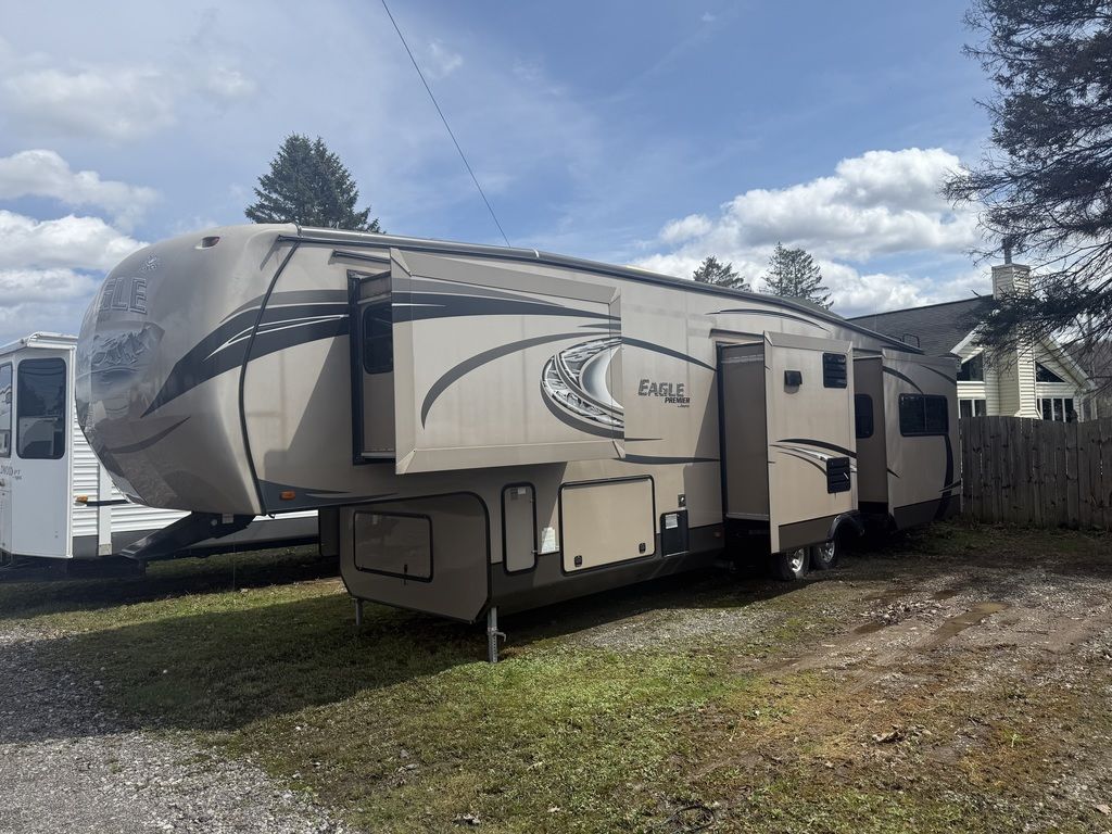 2013 Jayco 361 REQS - Image 2