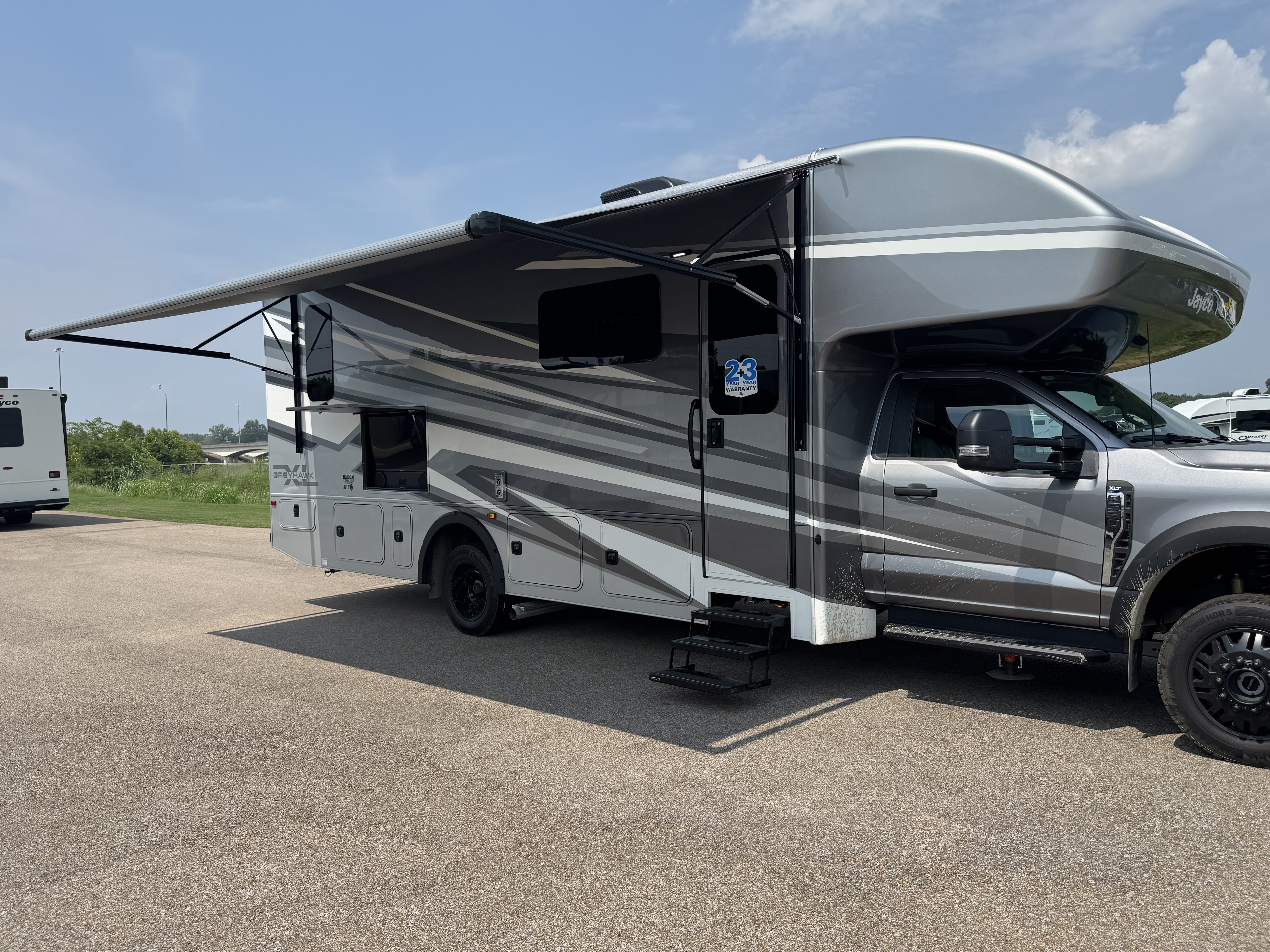 2027 JAYCO GREYHAWK XL 32U - Image 19
