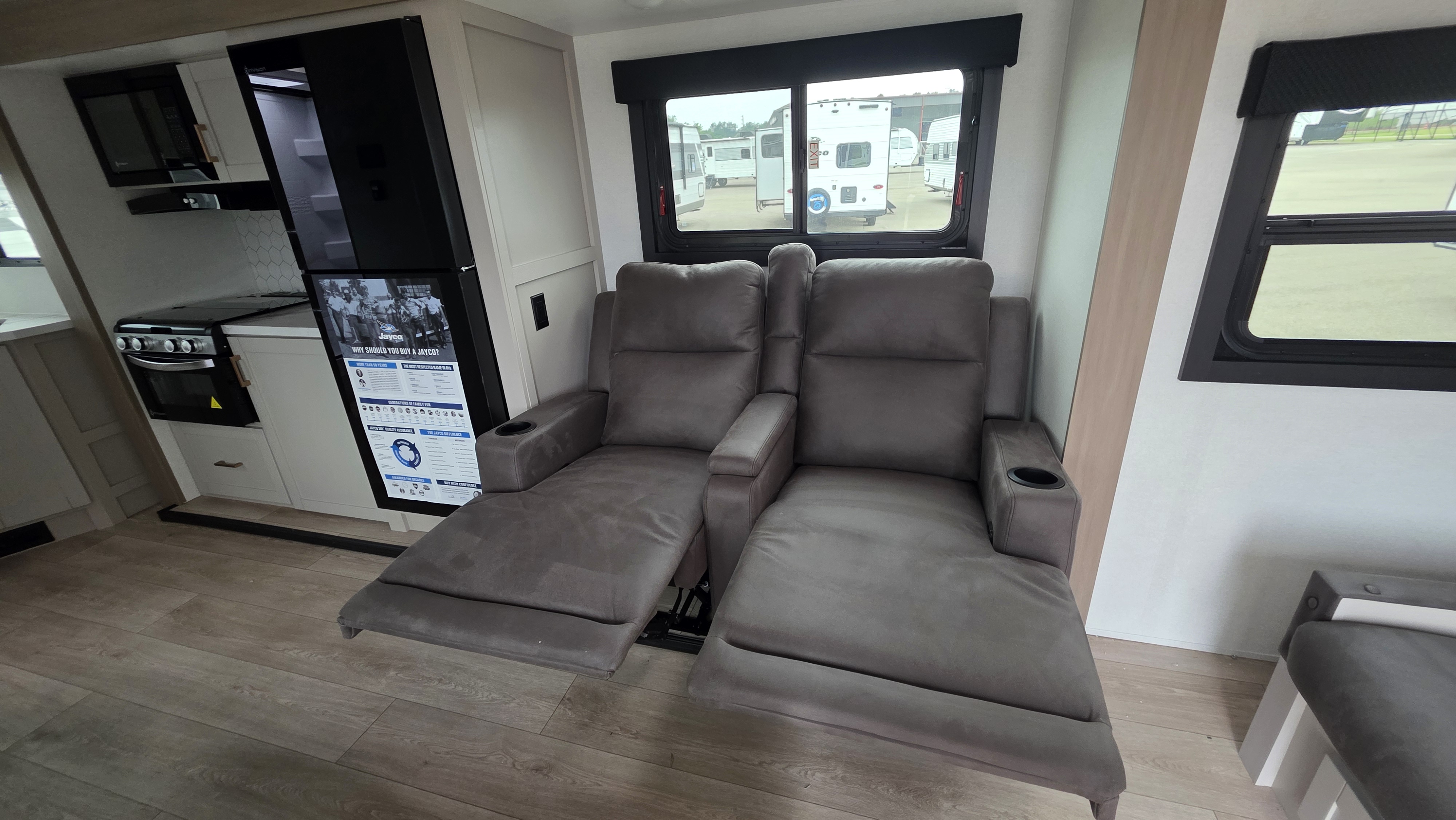 2027 JAYCO JAY FEATHER 21MML - Image 11