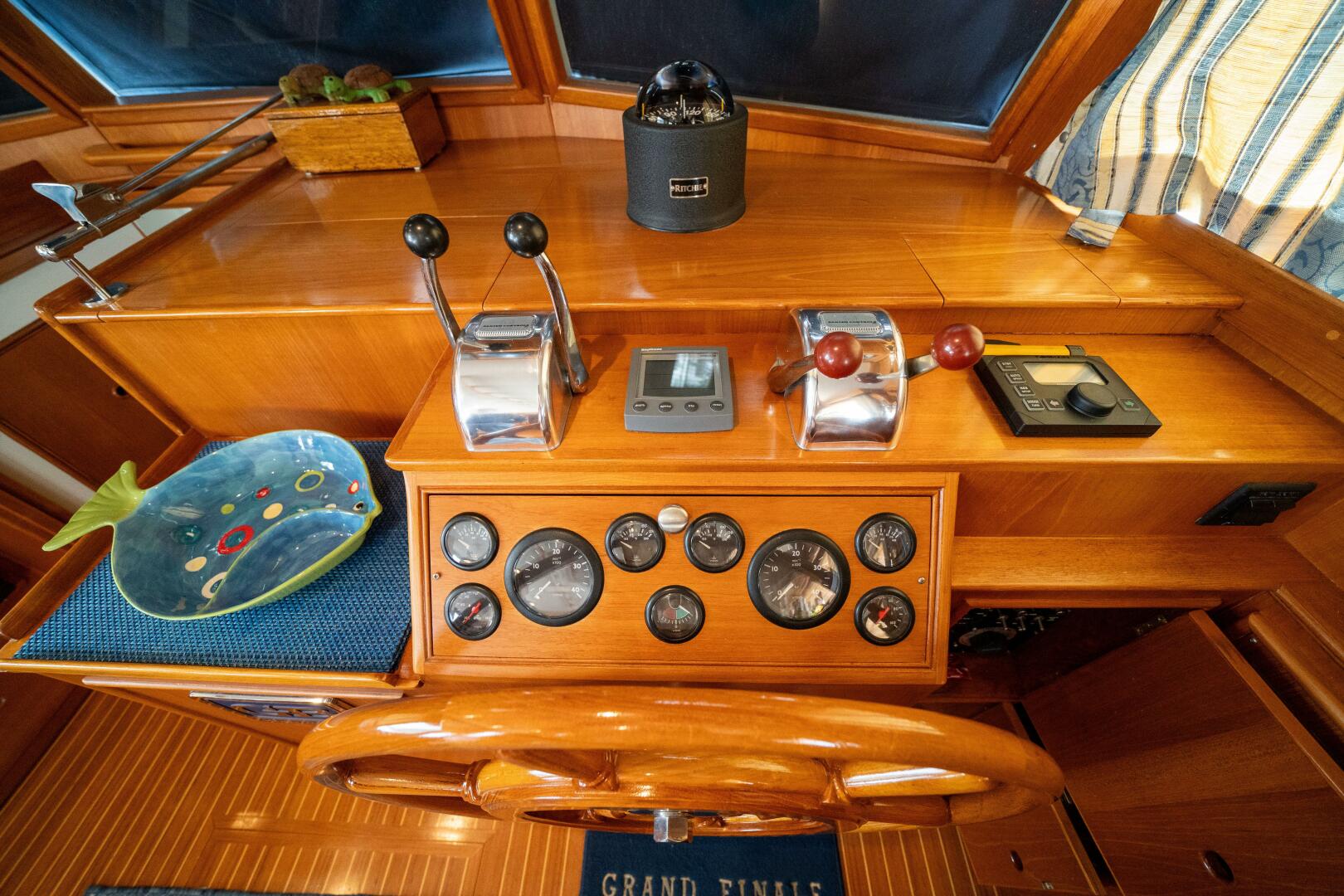 2001 Grand Banks 42 Classic - Image 57