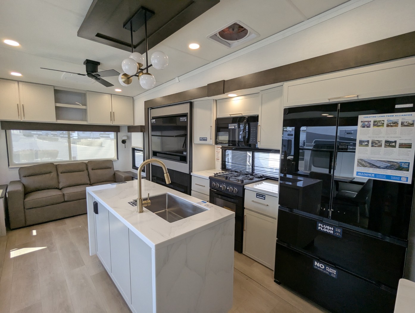 2027 Alliance RV Paradigm 310RL - Image 15