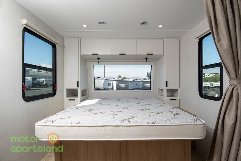 2026 Winnebago Thrive 22MLS - Image 41