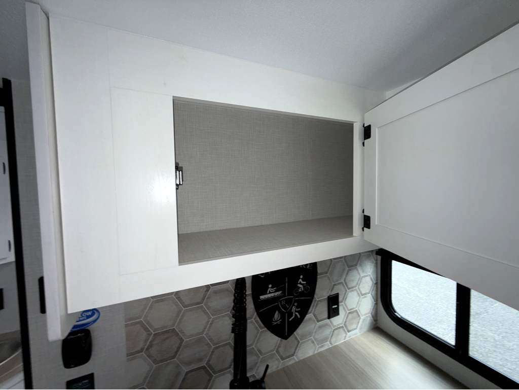 2026 VENTURE RV SPORTTREK STINGER 232VRL - Image 19
