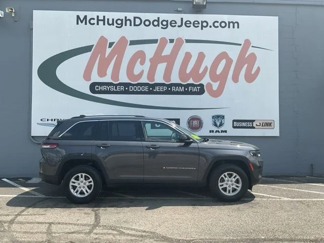 2023 Jeep Grand-Cherokee-L Laredo Altitude 4x4 - Image 4