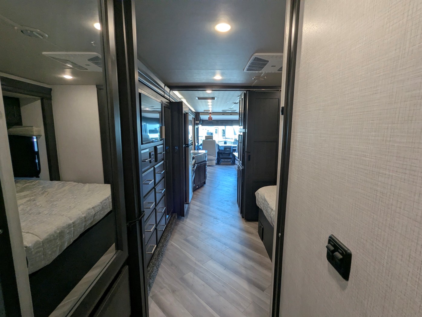 2026 Holiday Rambler Invicta 36Y - Image 44