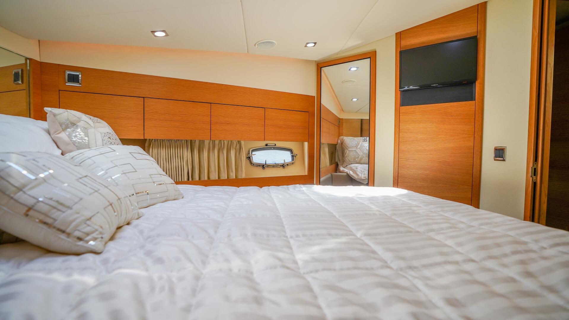 2009 Fairline - Image 34