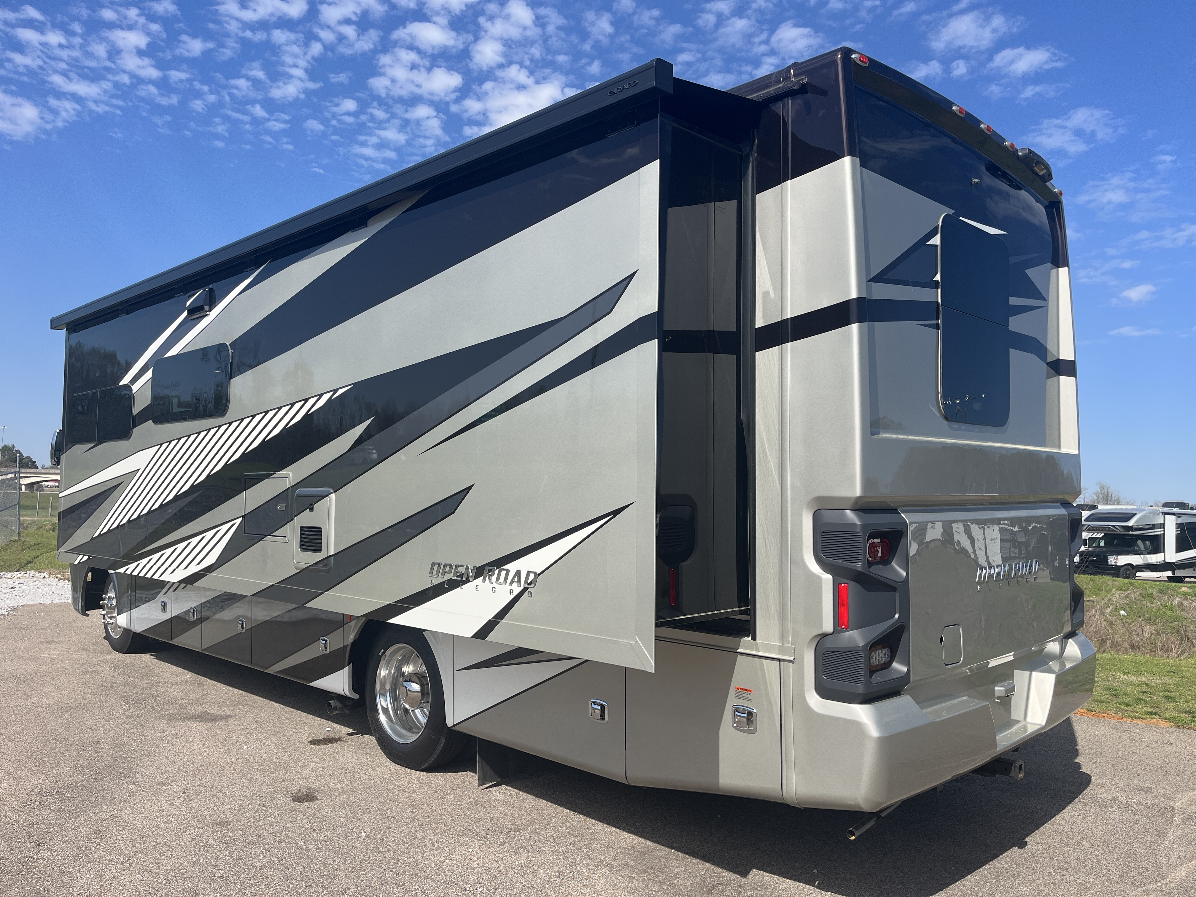 2026 TIFFIN ALLEGRO 29 NA - Image 4
